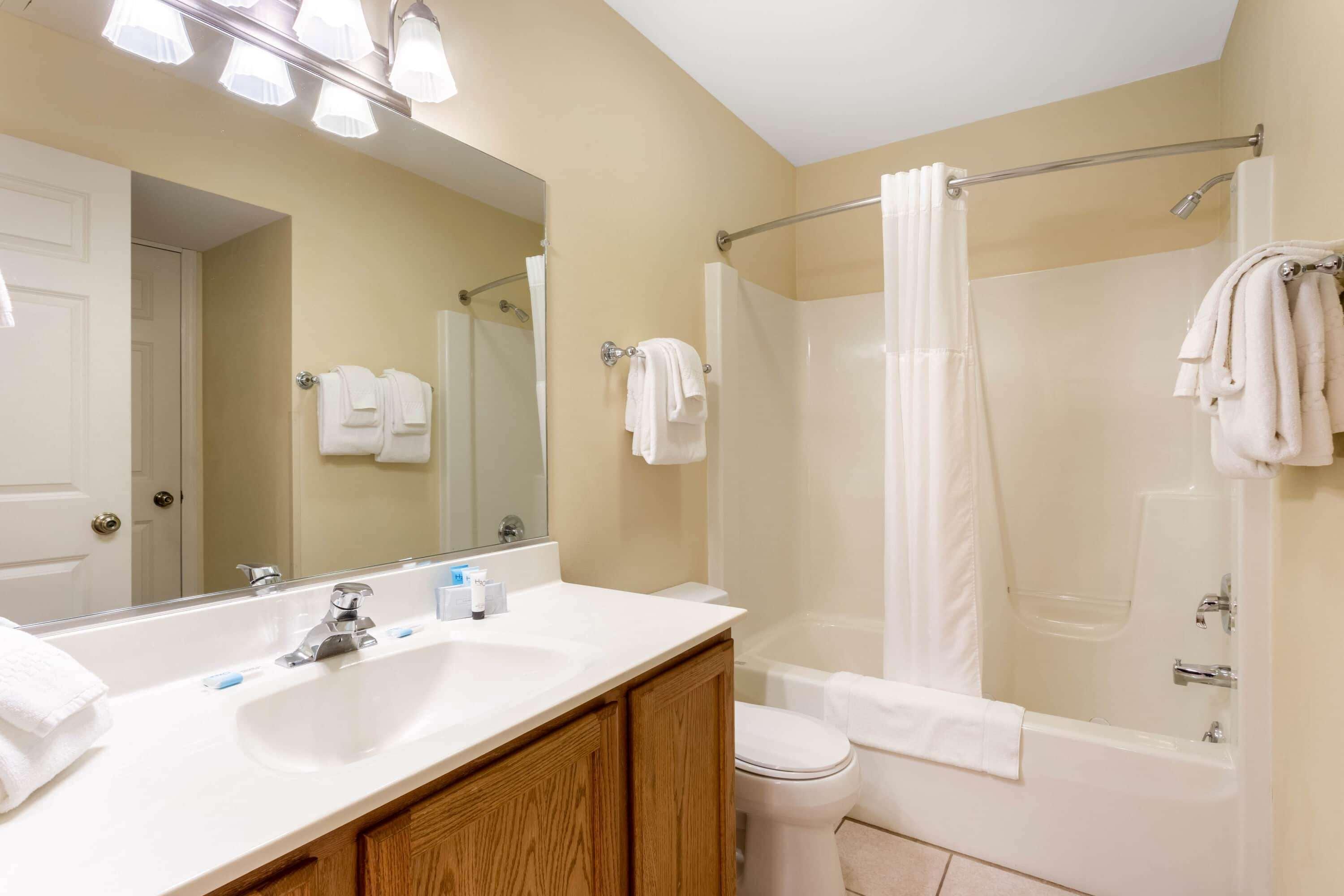 Tamarack Wisconsin Dells, A Ramada By Wyndham Hotel Lake Delton Ngoại thất bức ảnh