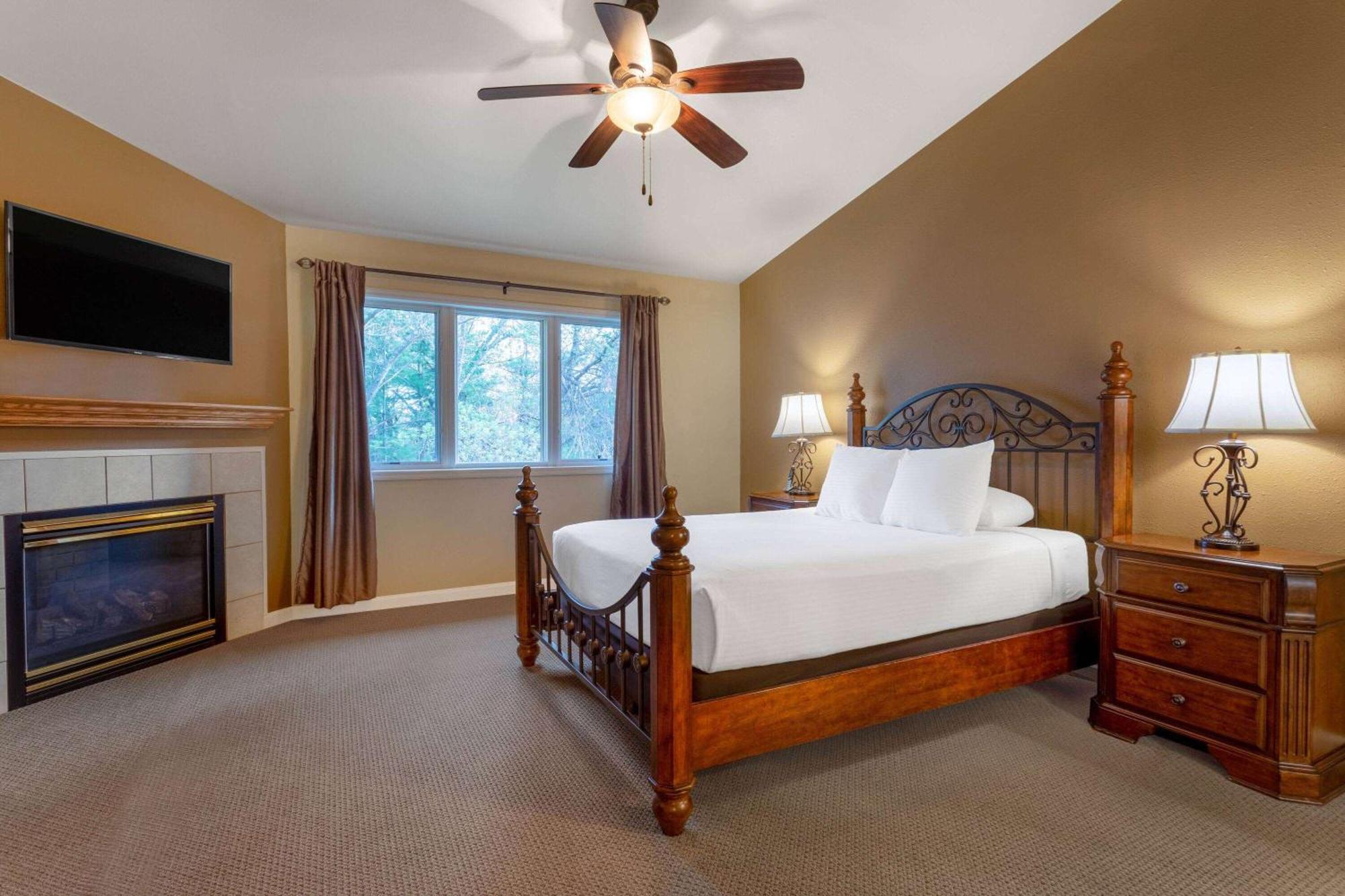 Tamarack Wisconsin Dells, A Ramada By Wyndham Hotel Lake Delton Ngoại thất bức ảnh