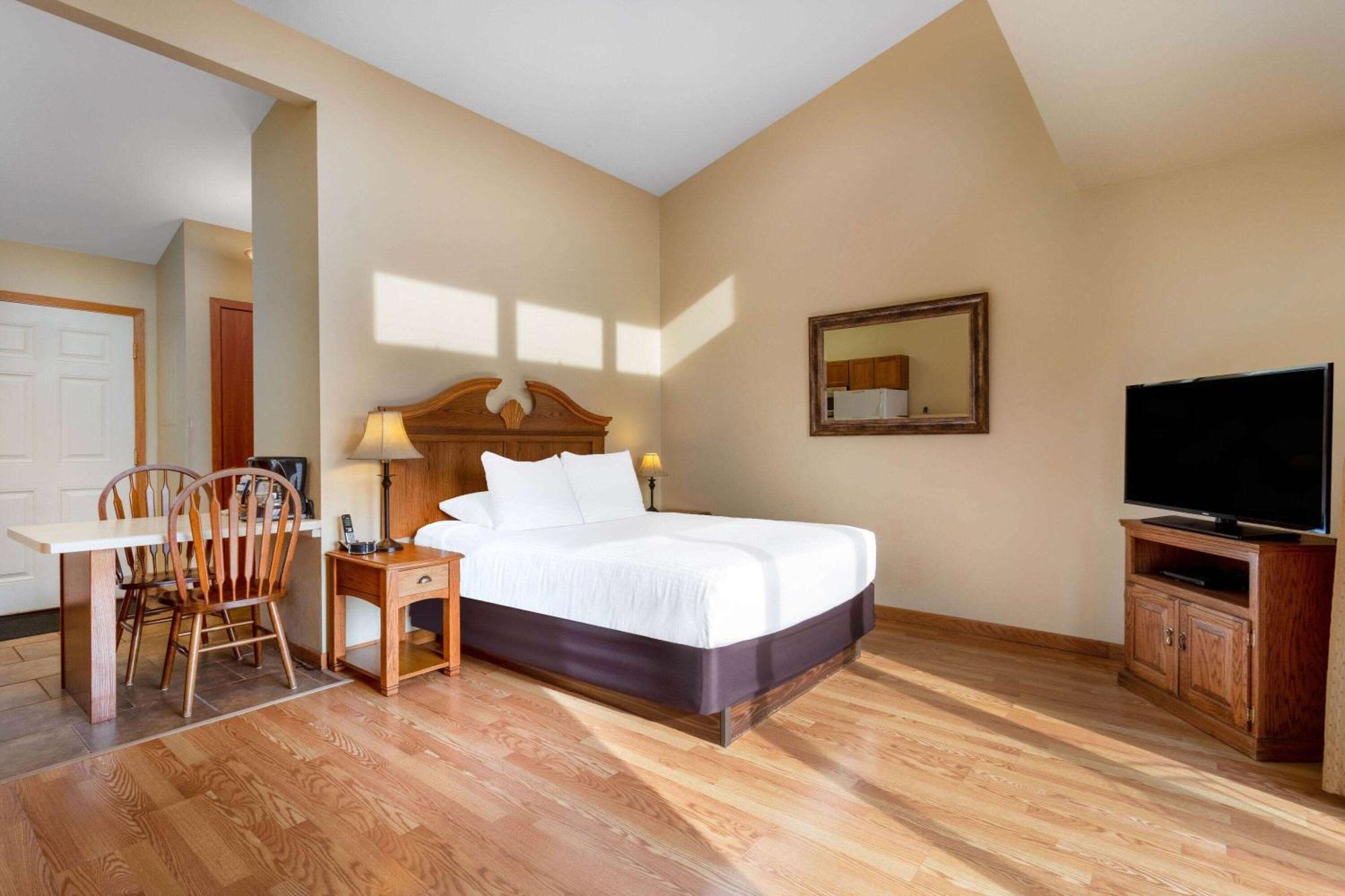 Tamarack Wisconsin Dells, A Ramada By Wyndham Hotel Lake Delton Ngoại thất bức ảnh